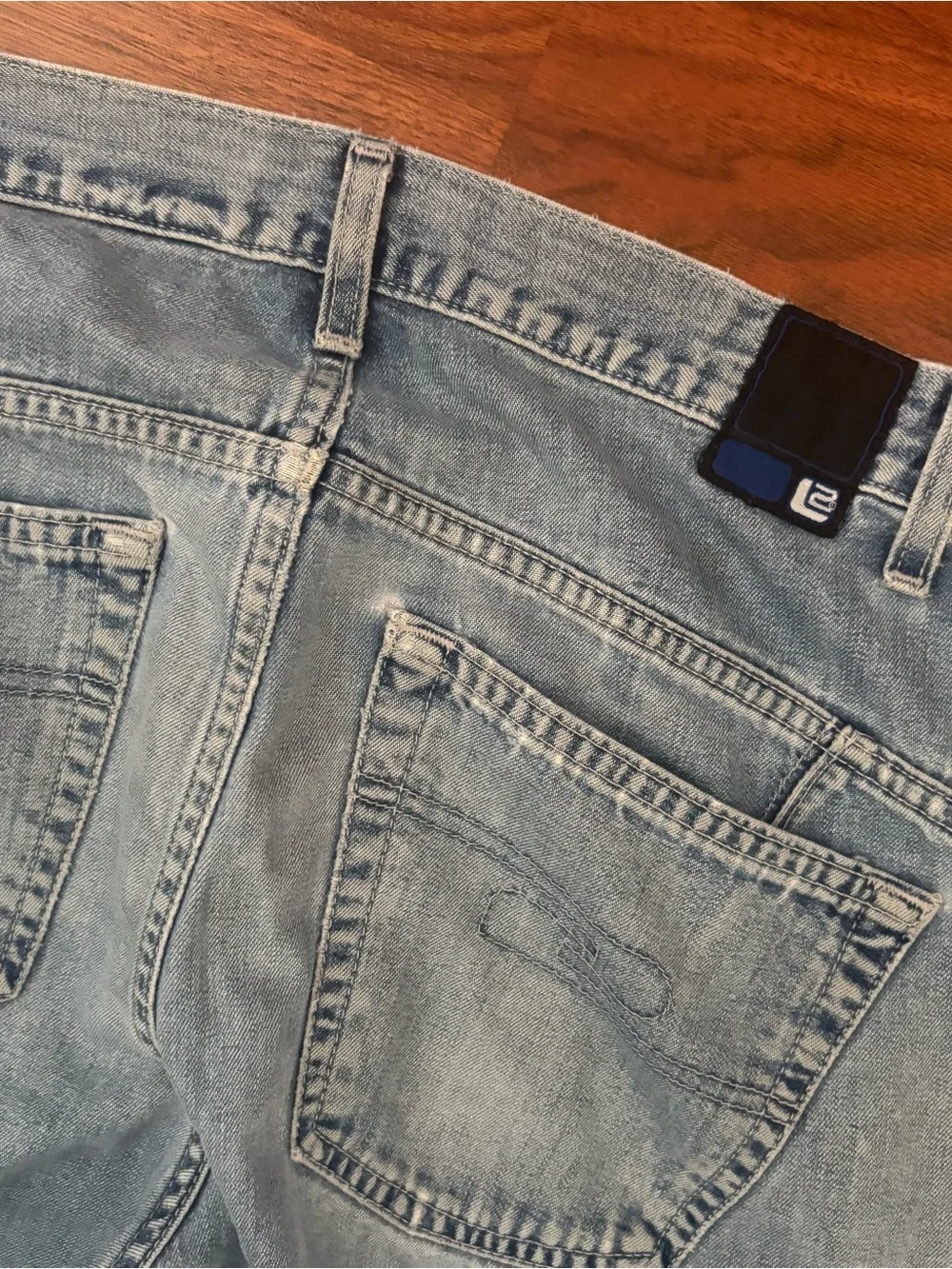 Vintage Levi’s L2 Skater Light Wash Loose Fit Baggy Denim Jeans Size 33x30.5 USA